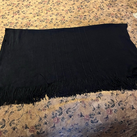 BLACK Shawl Cape with Fringe!! - Picture 5 of 7
